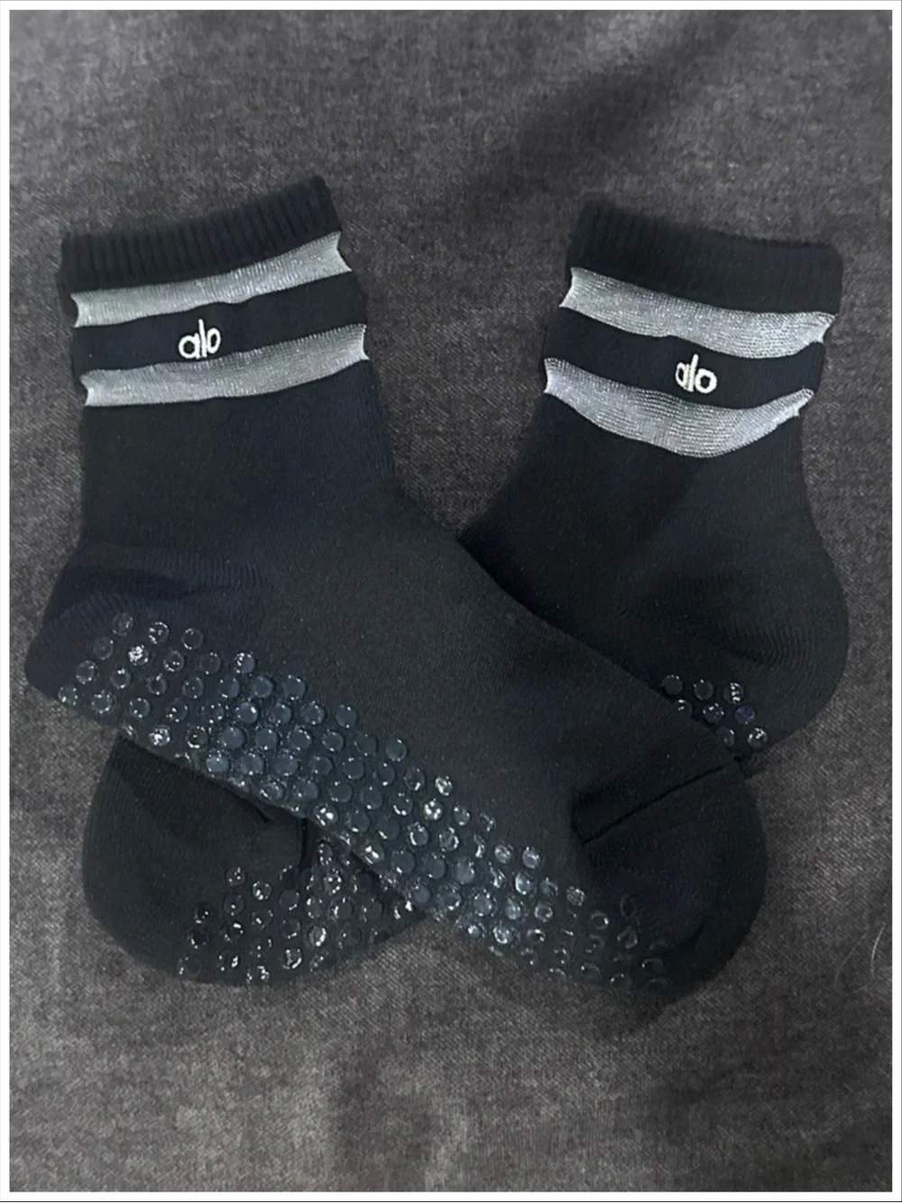 Alo Pulse Grip Socks NEW ~ OS ~ Item #V55